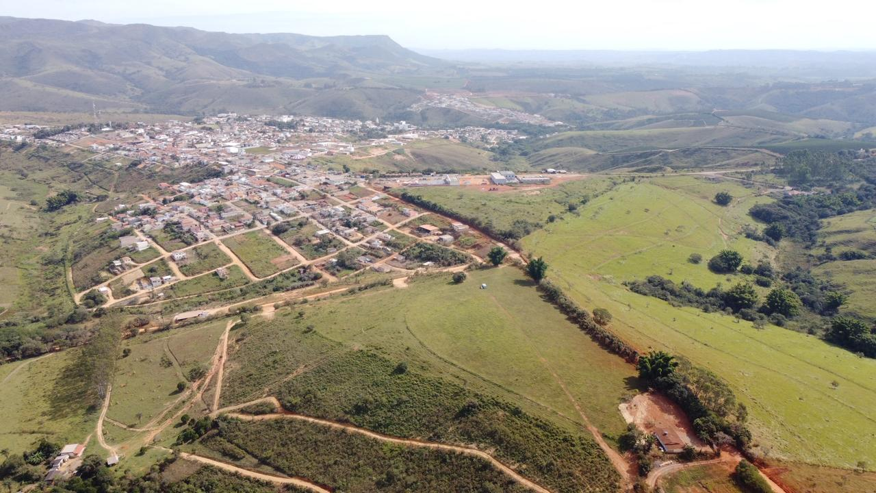 Vista aérea do local do Jardim Alvorada com a cidade ao fundo